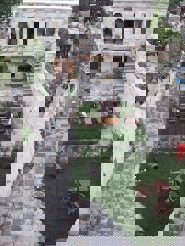 Traveller's Cave Hotel