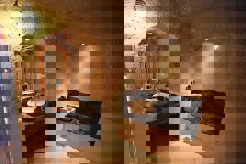 Traveller's Cave Hotel