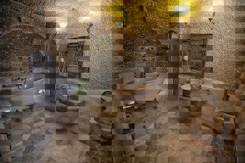 Traveller's Cave Hotel