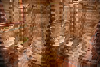 Traveller's Cave Hotel