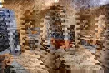 Traveller's Cave Hotel