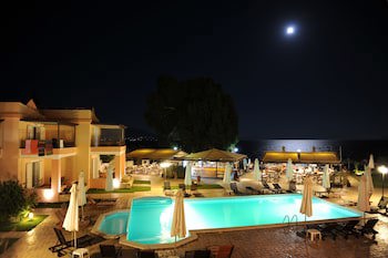 Avantis Suites Hotel