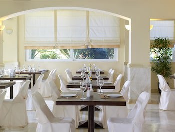 Avantis Suites Hotel