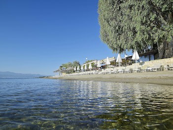 Avantis Suites Hotel