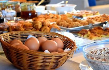 Avantis Suites Hotel