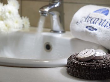 Avantis Suites Hotel