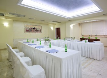 Avantis Suites Hotel