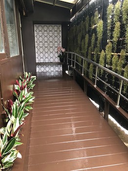 Cm Night Bazaar Boutique Hotel