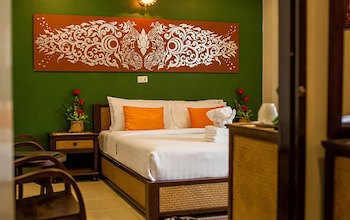 Cm Night Bazaar Boutique Hotel