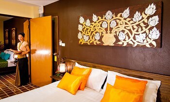 Cm Night Bazaar Boutique Hotel