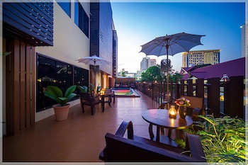 Cm Night Bazaar Boutique Hotel