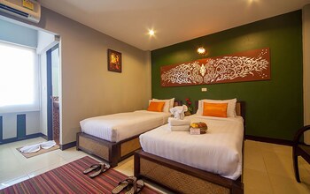 Cm Night Bazaar Boutique Hotel