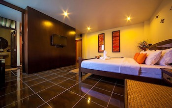 Cm Night Bazaar Boutique Hotel