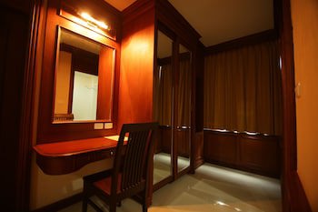 Convenient Park Bangkok Hotel