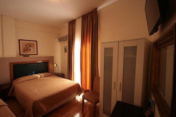 Adams Hotel