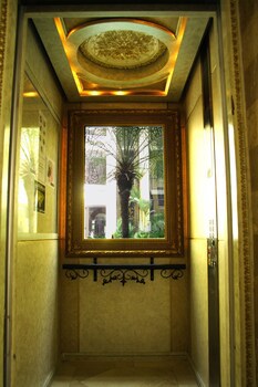 Four Seasons Place