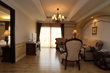 Four Seasons Place