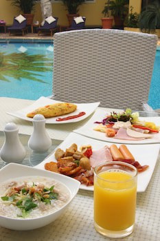 Four Seasons Place