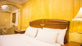 Four Seasons Place