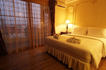 Four Seasons Place