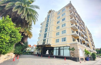 Four Seasons Place