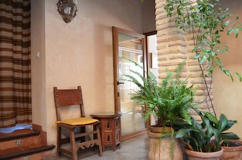 Santa Isabel La Real Hotel