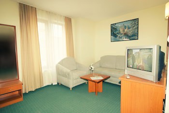 Dionis Hotel