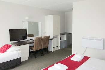 136 On Bealey - Motel