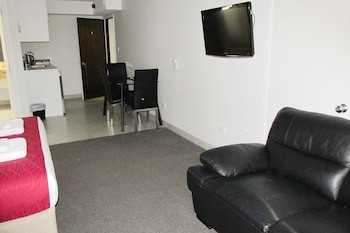 136 On Bealey - Motel