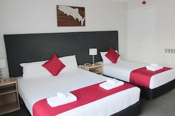 136 On Bealey - Motel