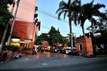 Chiang Mai Gate Hotel