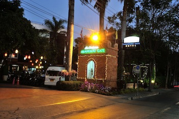 Chiang Mai Gate Hotel