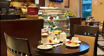 Al Manzel Hotel Apartments
