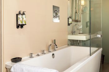 Boutique Hotel V...