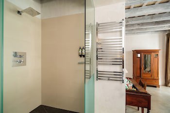 Boutique Hotel V...