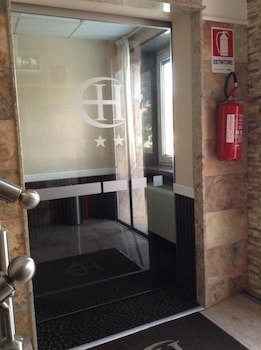 E H Rome Airport galeri fotoğrafı