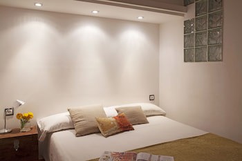 Ainb Las Ramblas-Guardia Apartments