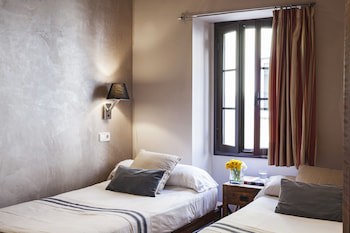 Ainb Las Ramblas-Guardia Apartments
