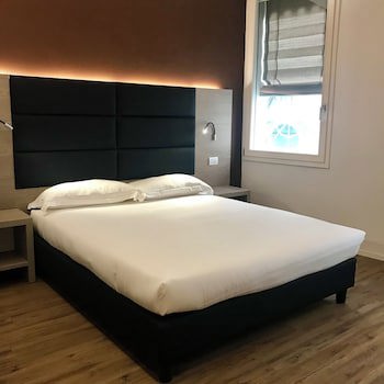 Hotel Touring galeri fotoğrafı