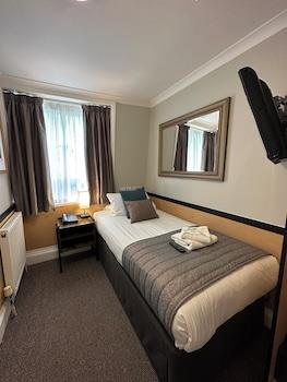 Tudor Court Hotel