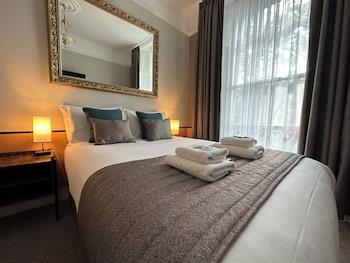 Tudor Court Hotel