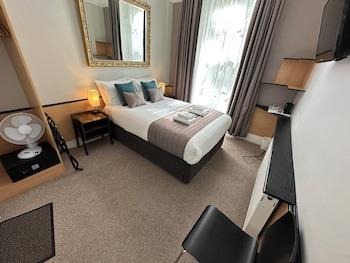 Tudor Court Hotel