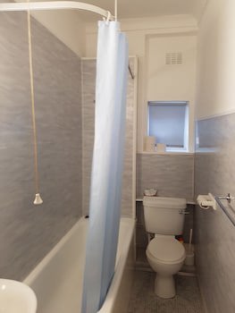 Avoca House Hotel
