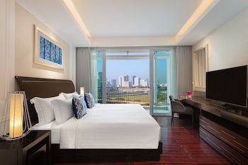 Dusit Suites Hotel Ratchadamri, Bangkok