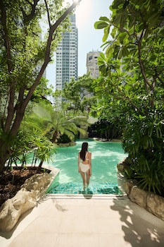 Dusit Suites Hotel Ratchadamri, Bangkok
