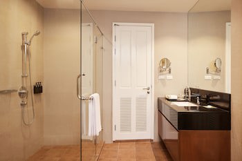 Dusit Suites Hotel Ratchadamri, Bangkok