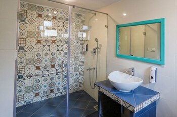 Aguada Anchorage - The Villa Resort