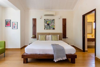 Aguada Anchorage - The Villa Resort