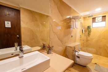 Aguada Anchorage - The Villa Resort
