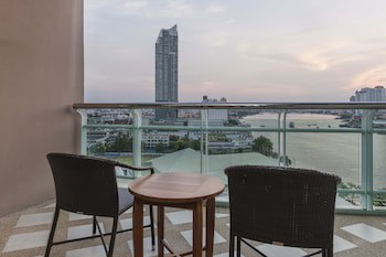 Chatrium Hotel Riverside Bangkok